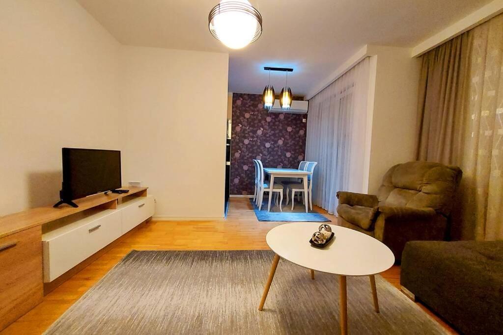 Apartment 13C Priština Exteriér fotografie