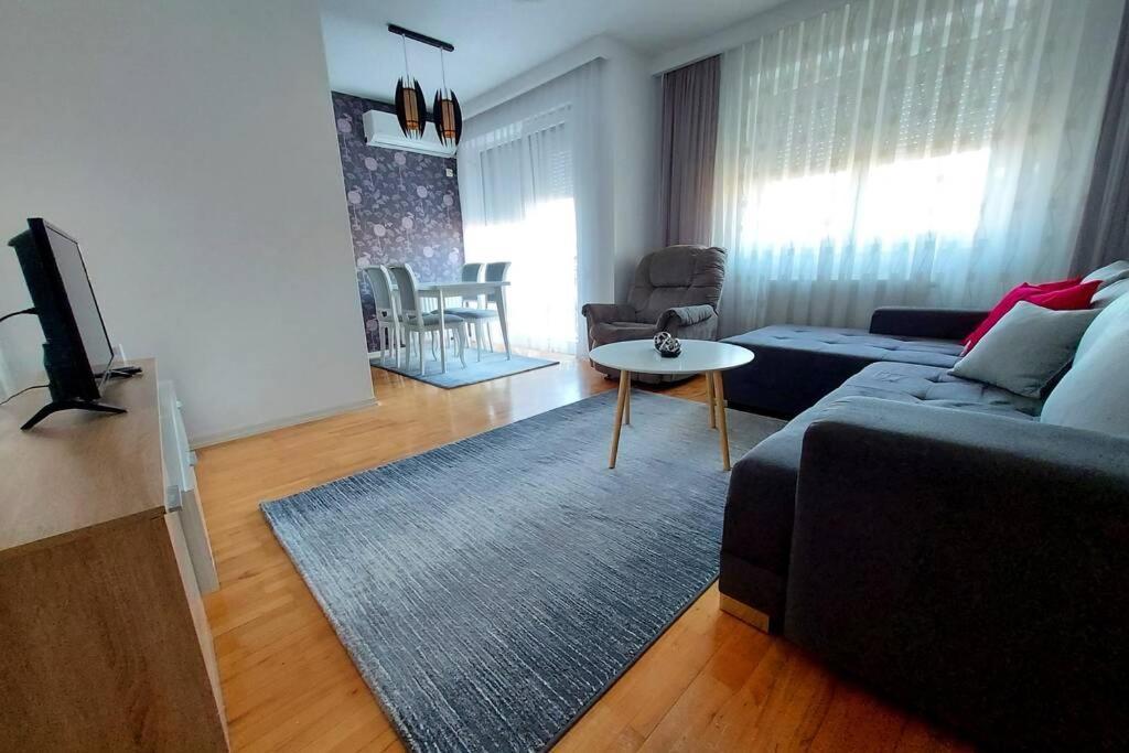 Apartment 13C Priština Exteriér fotografie