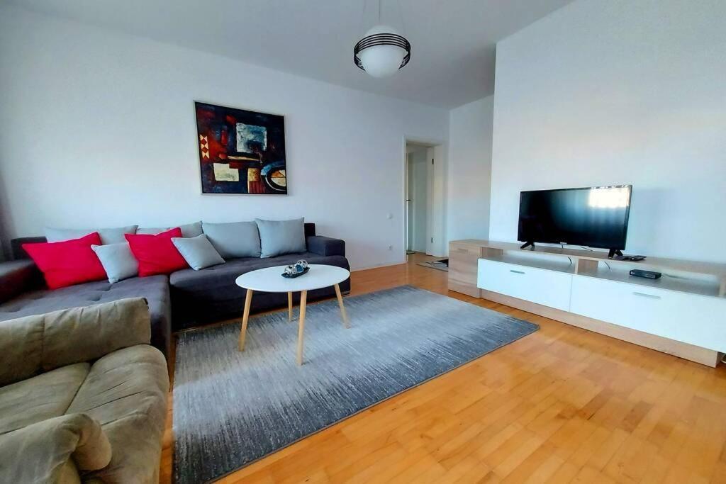 Apartment 13C Priština Exteriér fotografie